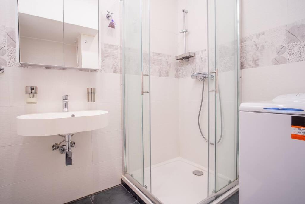 Sukromny Staromestsky Apartman V Uzasnej Lokalite/Cozy Old-Town Apartment In A Great Neighborhood Bratislava Eksteriør billede