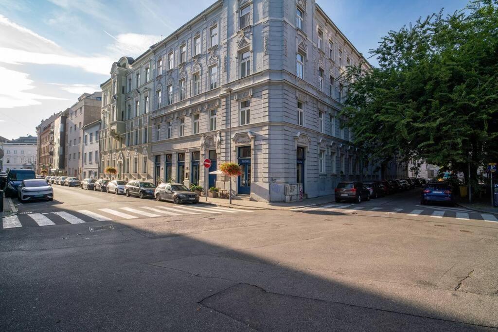 Sukromny Staromestsky Apartman V Uzasnej Lokalite/Cozy Old-Town Apartment In A Great Neighborhood Bratislava Eksteriør billede